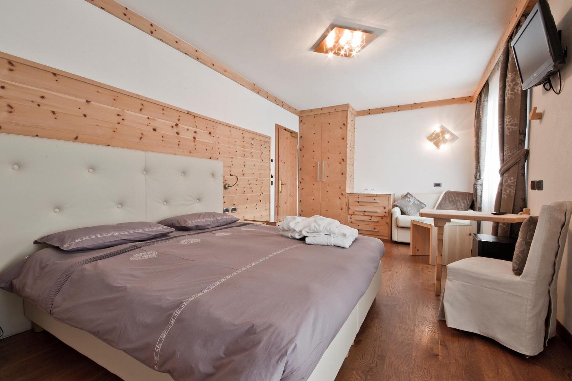 Alpenhotel Panorama Campitello di Fassa Εξωτερικό φωτογραφία
