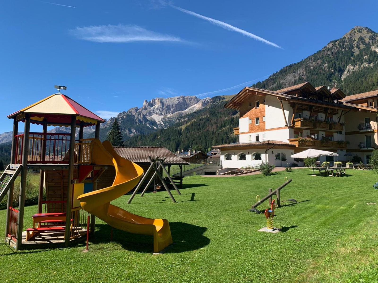 Alpenhotel Panorama Campitello di Fassa Εξωτερικό φωτογραφία