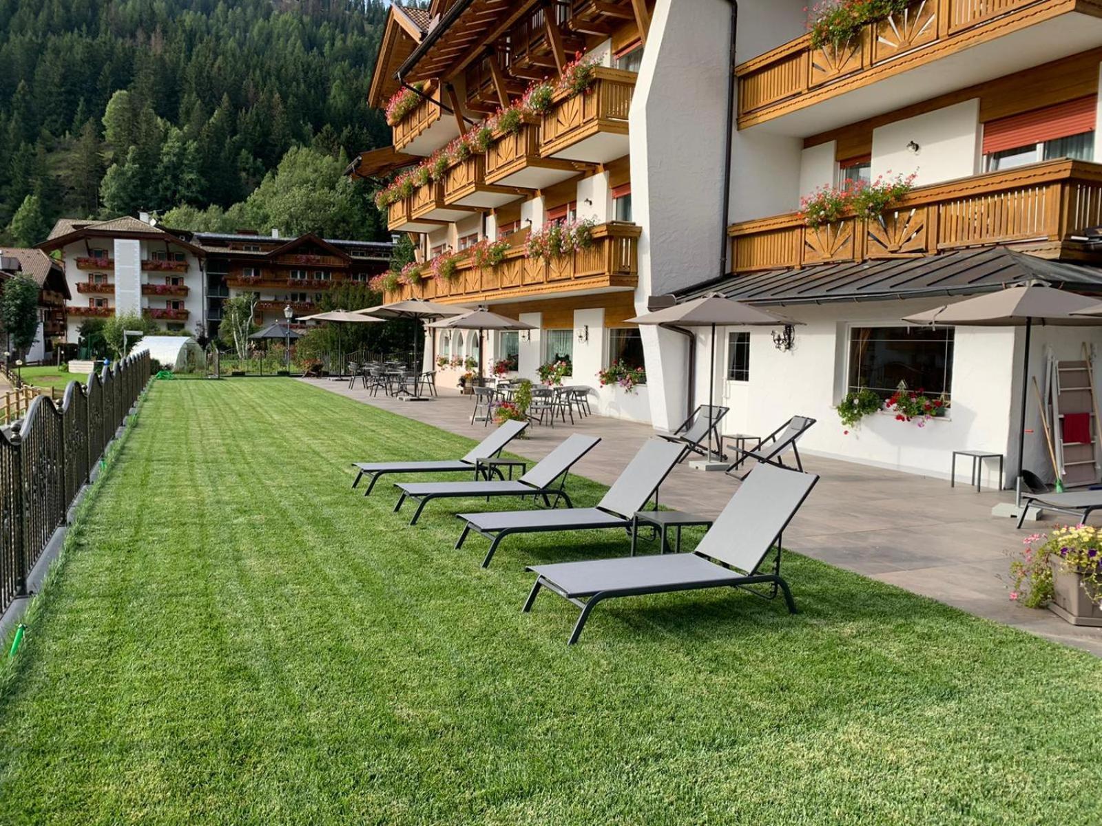 Alpenhotel Panorama Campitello di Fassa Εξωτερικό φωτογραφία