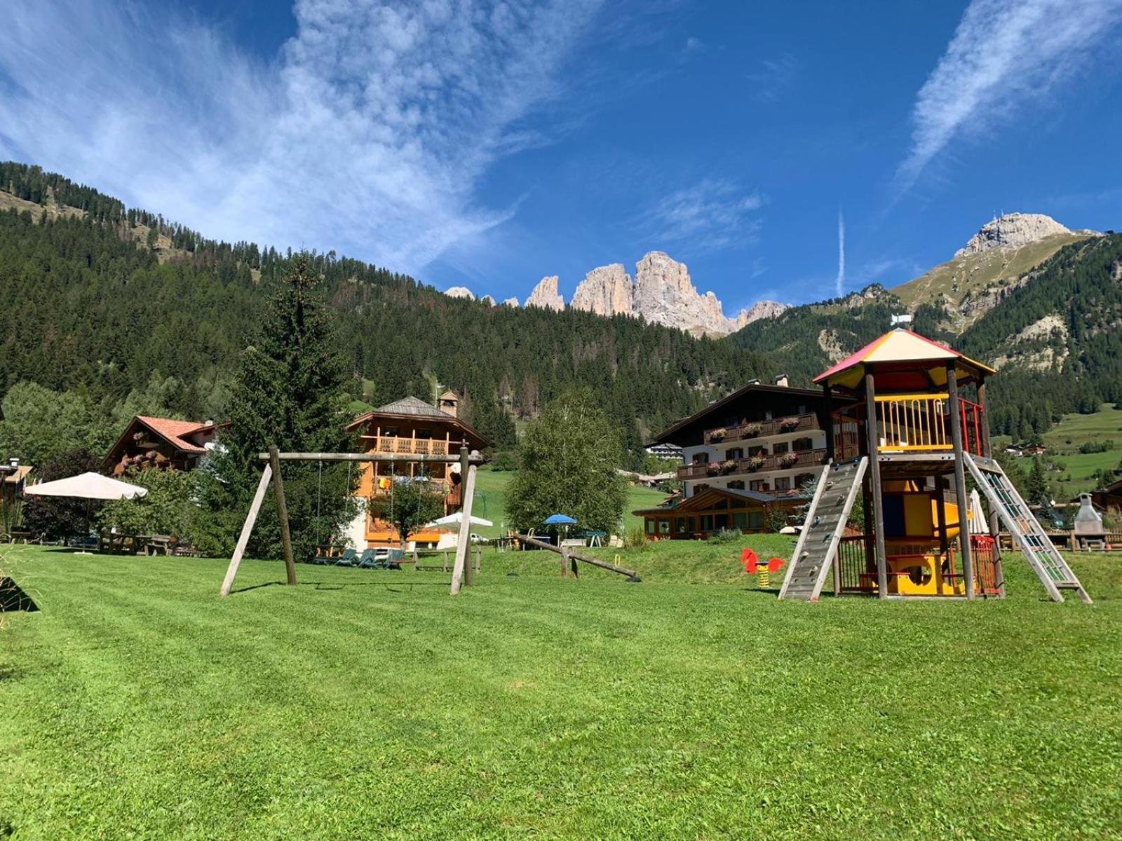 Alpenhotel Panorama Campitello di Fassa Εξωτερικό φωτογραφία