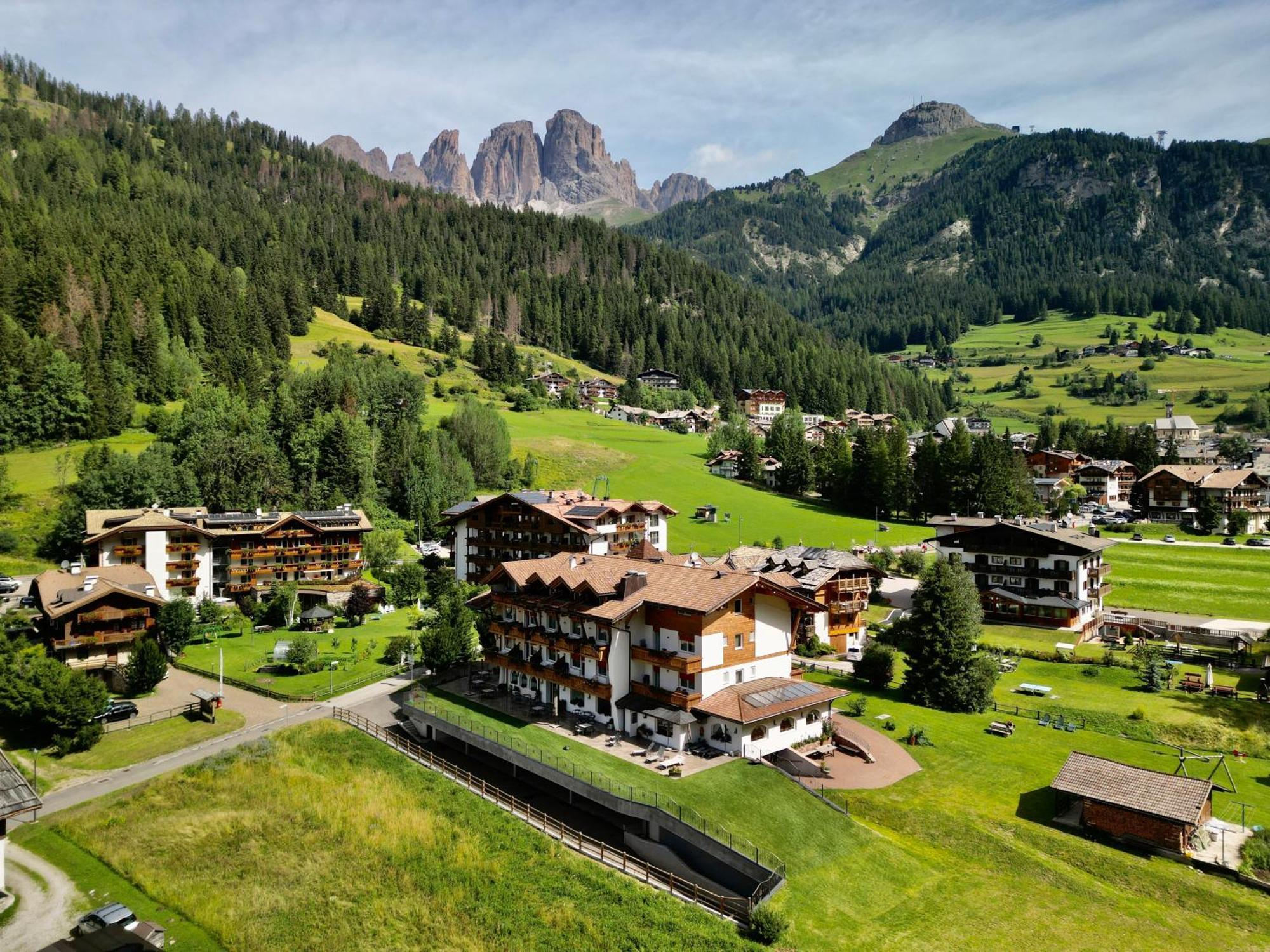 Alpenhotel Panorama Campitello di Fassa Εξωτερικό φωτογραφία